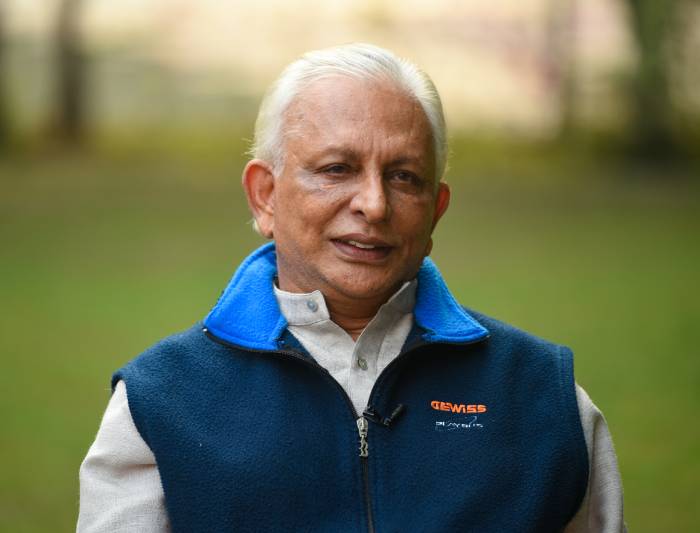 Sri M
